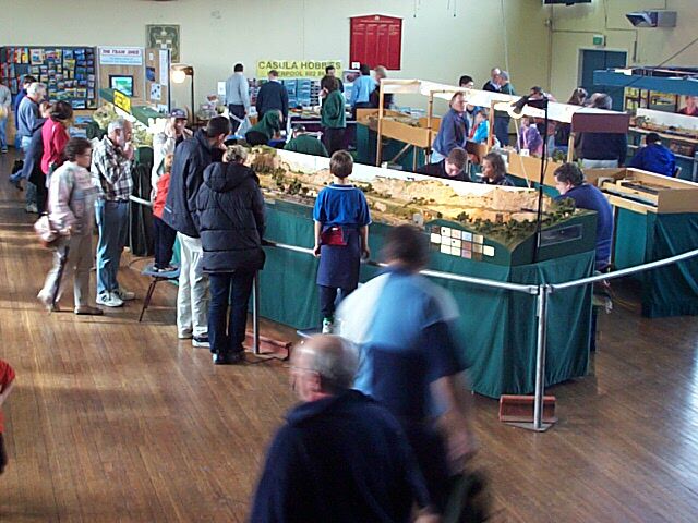 event_epping-model-railroad-exhib_crowd-shot-1.jpg