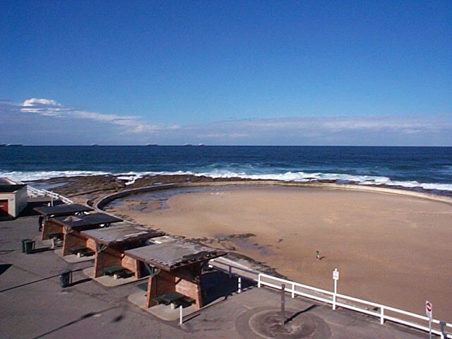 location_newcastle_ocean-baths-2.jpg